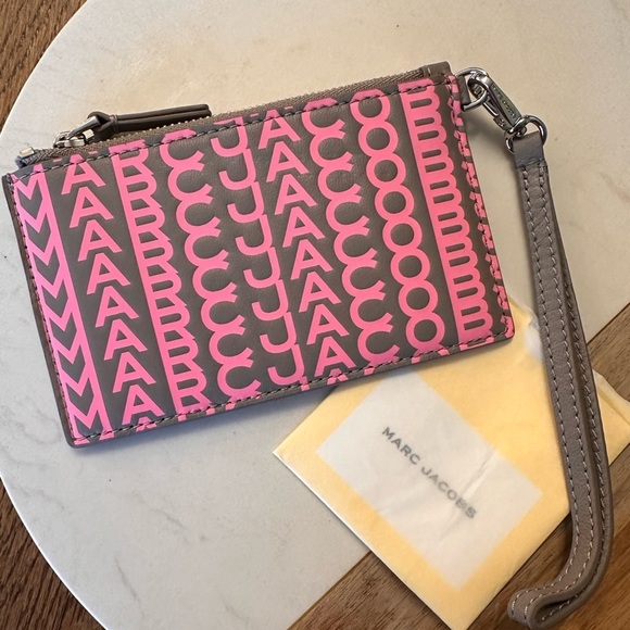 Marc Jacobs Accessories - NWT！NEW！Marc Jacobs Monogram Top Zip Card Case with Handles pink & grey leather